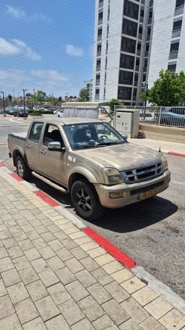 מודעת רכב איסוזו די-מקס