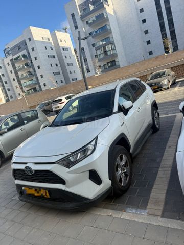 מודעת רכב טויוטה RAV4