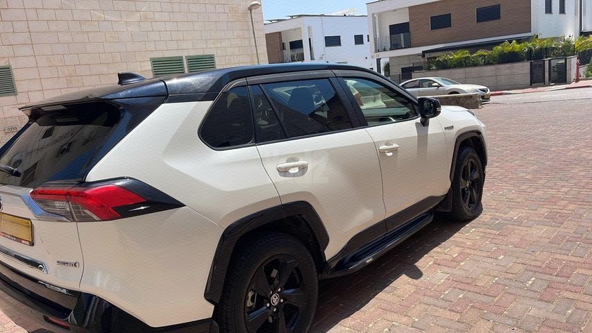 מודעת רכב טויוטה RAV4