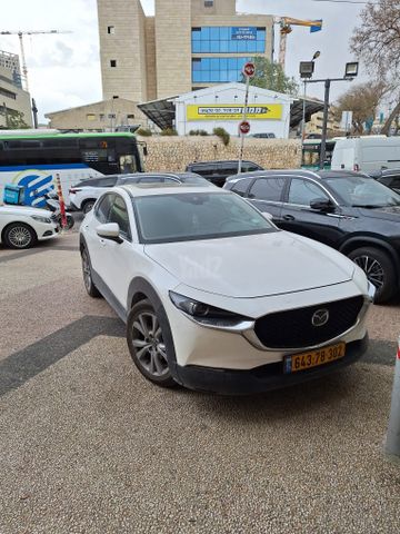מודעת רכב מאזדה CX-30