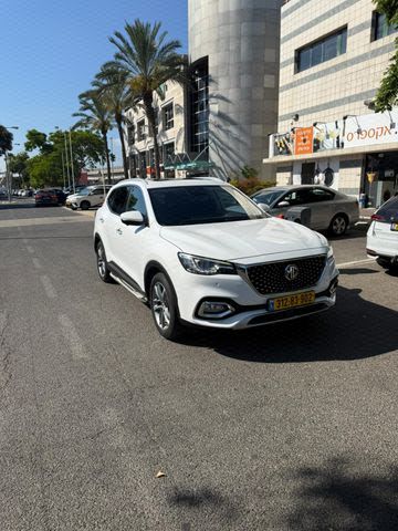 מודעת רכב אם ג'י EHS PHEV 2