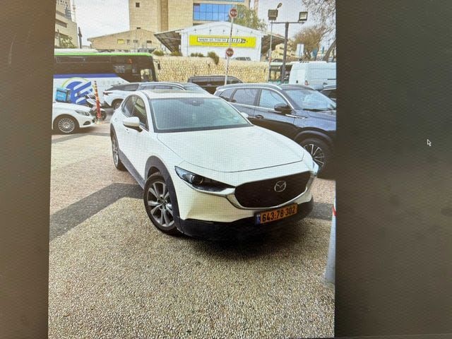 מודעת רכב מאזדה CX-30