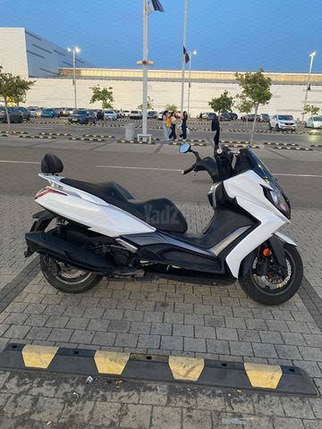 מודעת רכב קימקו דאון-טאון 250