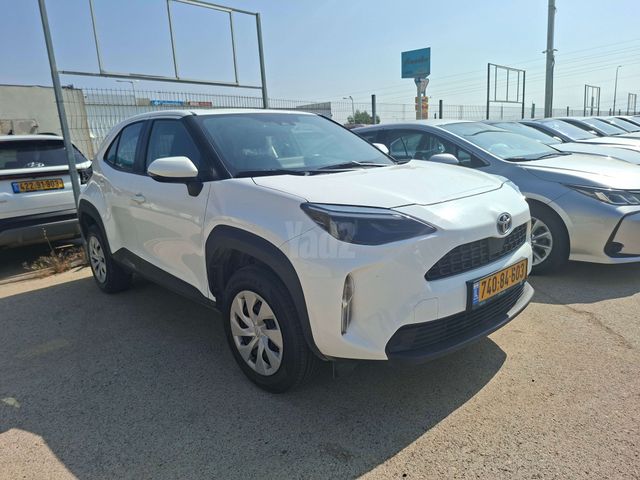 מודעת רכב טויוטה יאריס קרוס