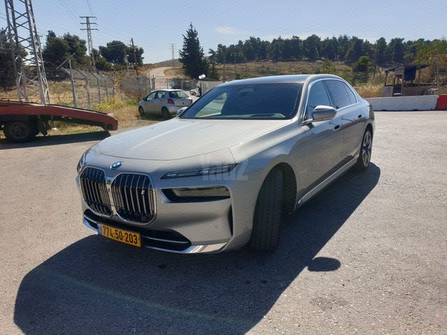 מודעת רכב ב מ וו i7