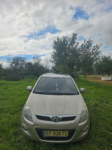 מודעת רכב יונדאי i20
