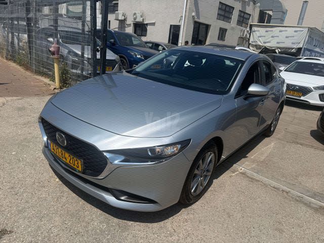 מודעת רכב מאזדה 3