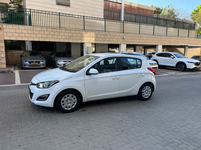 מודעת רכב יונדאי i20