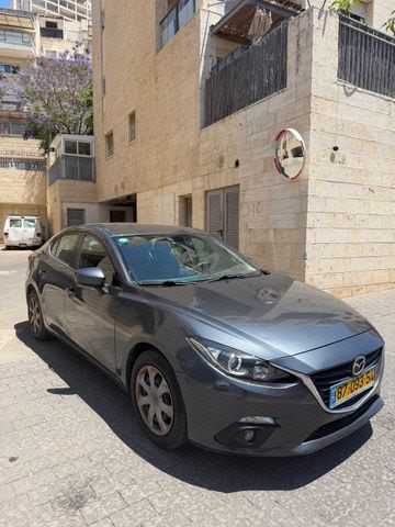 מודעת רכב מאזדה 3