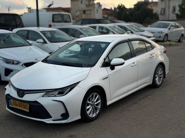 מודעת רכב טויוטה קורולה 2