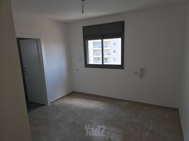 תמונה 9 של דירת 5 חדרים להשכרה בנתניה