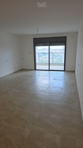 תמונה 2 של דירת 5 חדרים להשכרה בנתניה