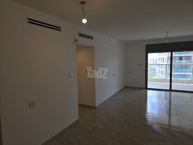 תמונה 6 של דירת 5 חדרים להשכרה בנתניה