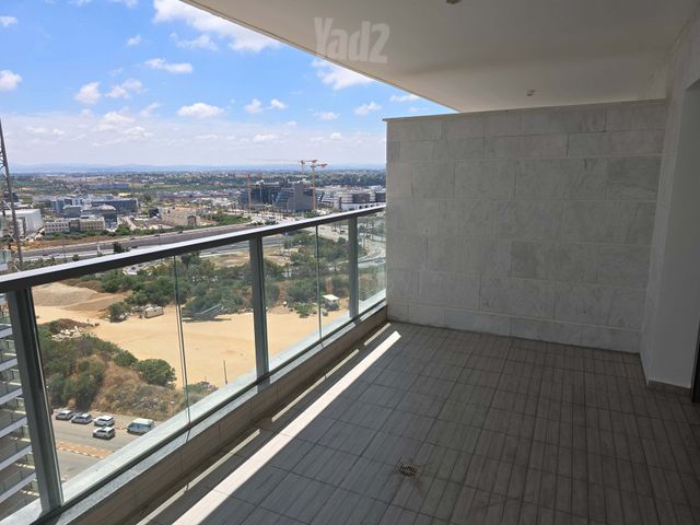 תמונה 8 של דירת 5 חדרים להשכרה בנתניה