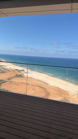 אהוד מנור 