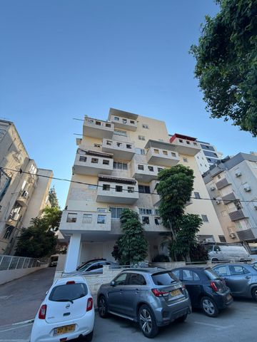 חנה סנש 