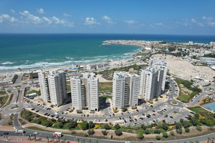 דרך הים 11