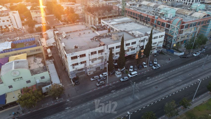 חנויות/ שטח מסחרי, אזור תעשיה, בת ים