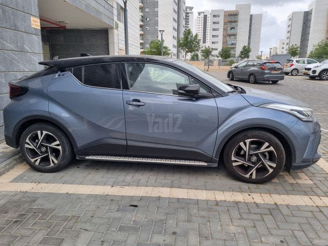מודעת רכב טויוטה C-HR