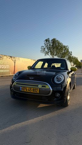מודעת רכב מיני קופר SE (חשמלית)