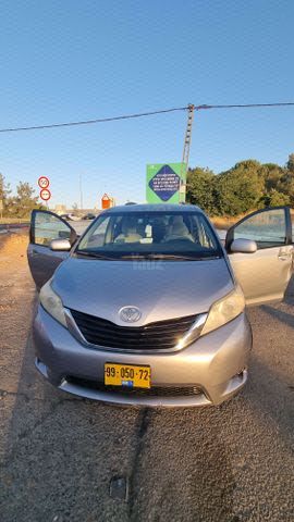 מודעת רכב טויוטה סיינה