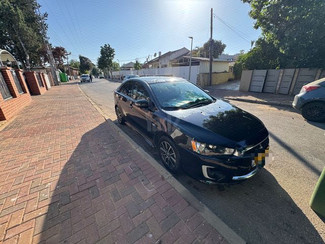 מודעת רכב מיצובישי לנסר