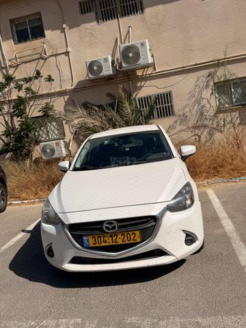 מודעת רכב מאזדה 2