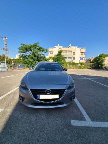 מודעת רכב מאזדה 3