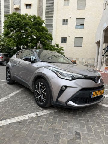 מודעת רכב טויוטה C-HR