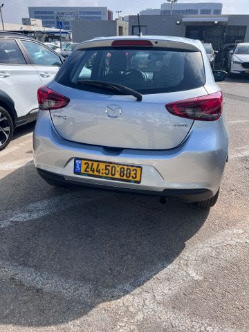 מודעת רכב מאזדה 2