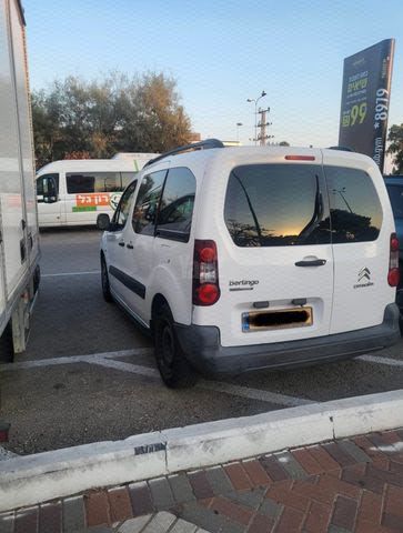 מודעת רכב סיטרואן ברלינגו