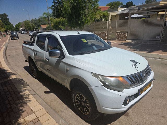 מודעת רכב מיצובישי טרייטון / L200