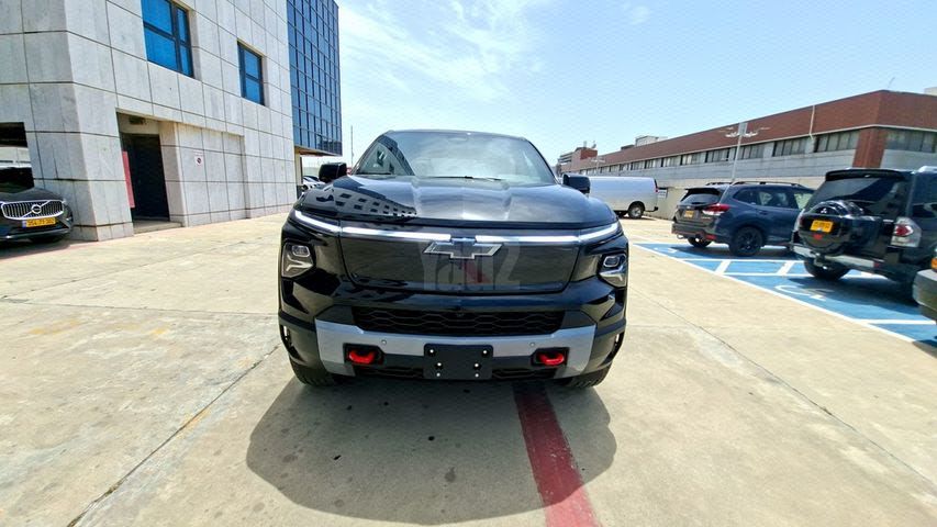 מודעת רכב שברולט סילברדו EV