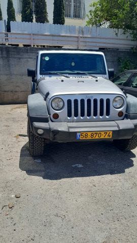 מודעת רכב ג'יפ רנגלר