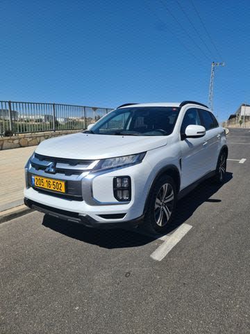 מודעת רכב מיצובישי ASX