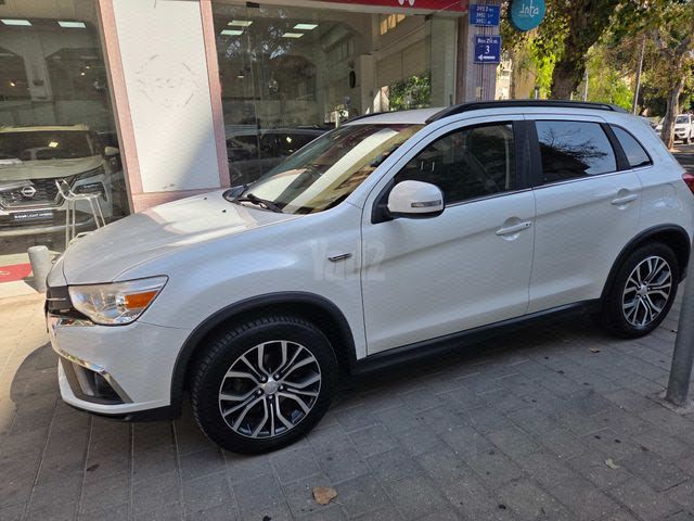 מודעת רכב מיצובישי ASX