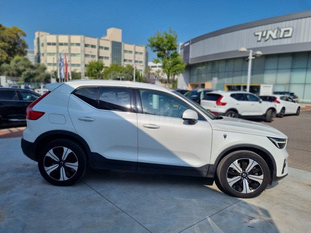 מודעת רכב וולוו XC40 1