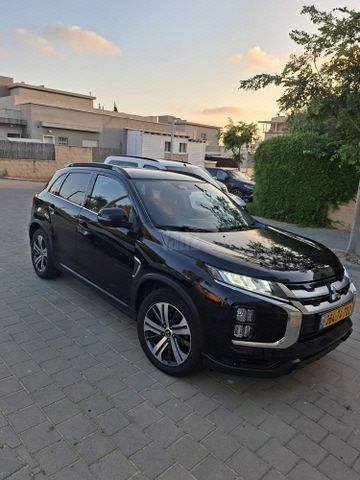 מודעת רכב מיצובישי ASX