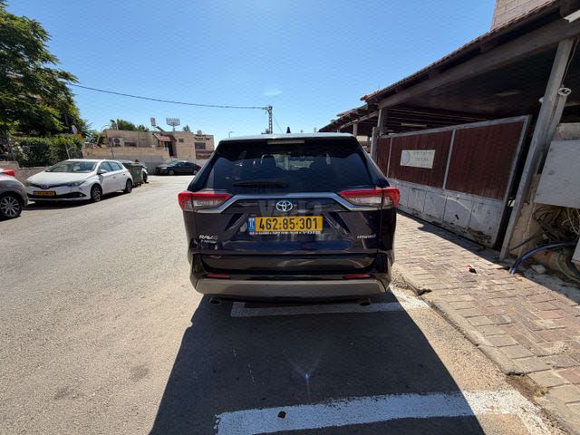 מודעת רכב טויוטה RAV4