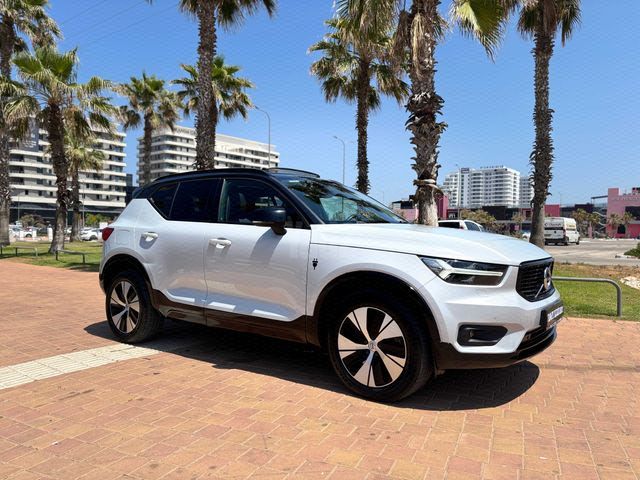 מודעת רכב וולוו XC40