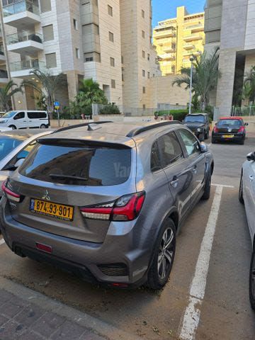 מודעת רכב מיצובישי ASX
