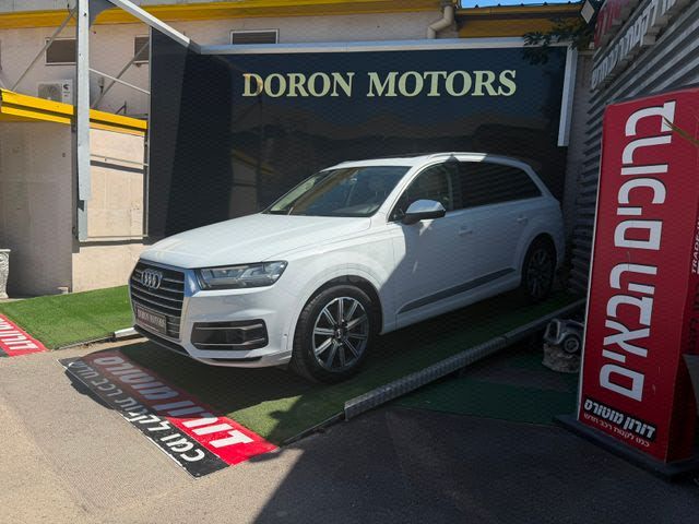 מודעת רכב אאודי Q7
