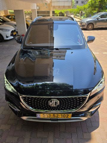 מודעת רכב אם ג'י EHS PHEV