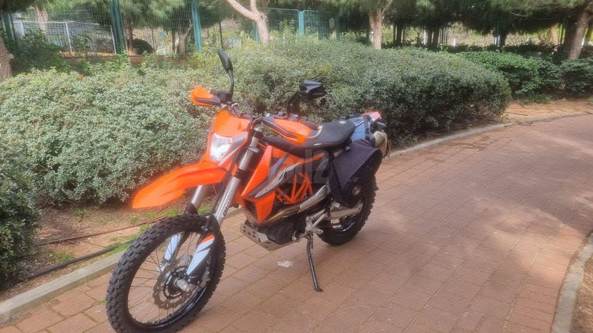 מודעת רכב KTM Enduro 690R