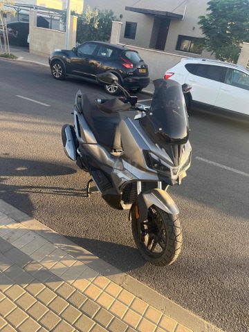 מודעת רכב סאן יאנג ADX 300