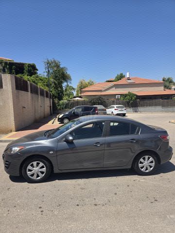 מודעת רכב מאזדה 3