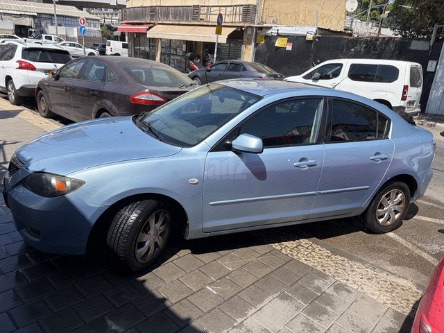 מודעת רכב מאזדה 3