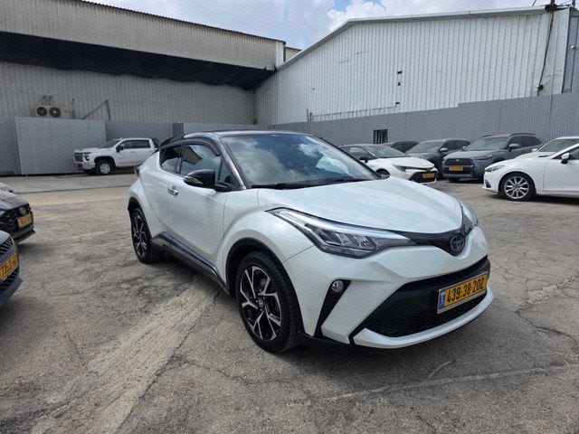 מודעת רכב טויוטה C-HR