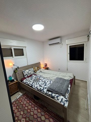 מעפילי אגוז 104