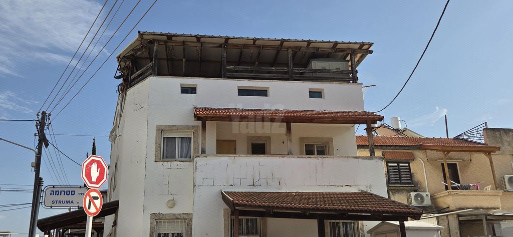 אביר יעקב 12